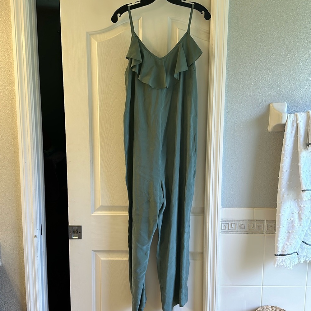 Sage green jumpsuit - Maternity